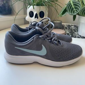 Nike New no box Revolution 4